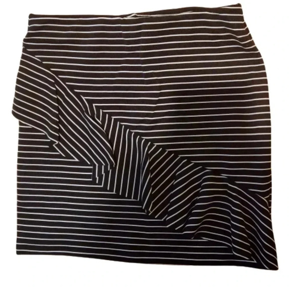 NWT Zara black & white striped mini with diagonal front ruffle Size Small - Picture 1 of 7